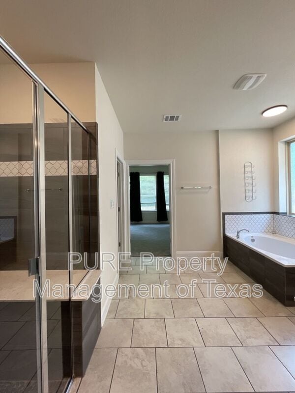 Building Photo - 716 Expedition Way
