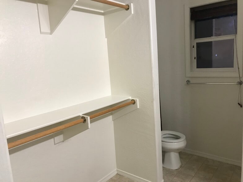 closet area - 120 S Columbus Ave