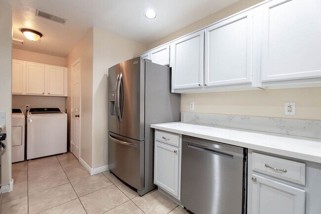 Building Photo - 8217 Diamond Star Ct