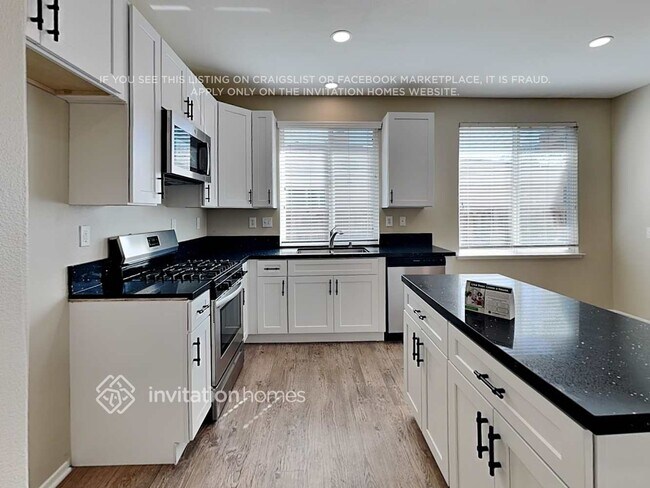 Building Photo - 27623 Mangrove St