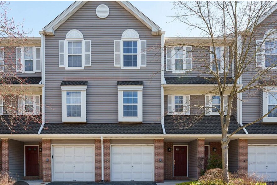 Primary Photo - 109 N Barrow Pl