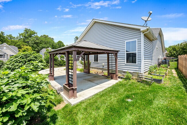 Building Photo - 4006 Fall Oak Terrace