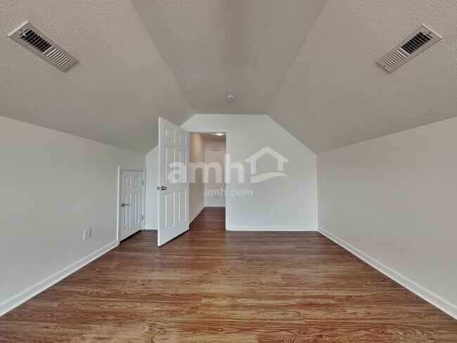 Building Photo - 3342 Hunt Crest Rd