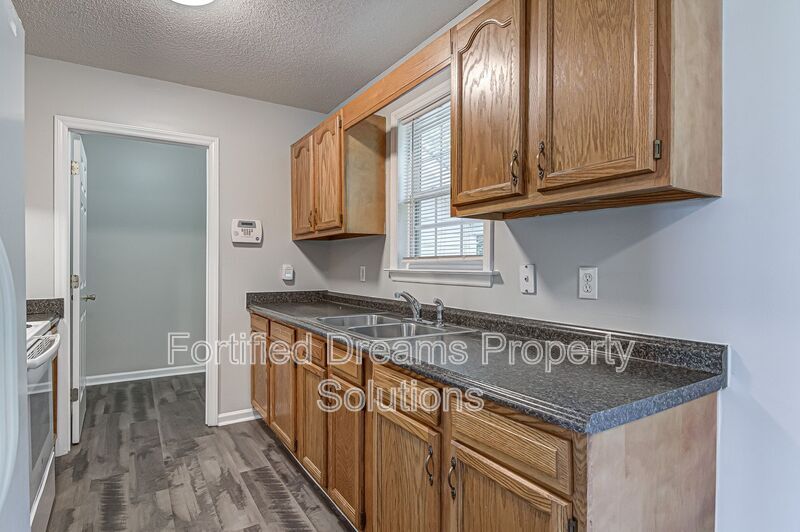 Building Photo - 1904 Blair-Khazan Dr