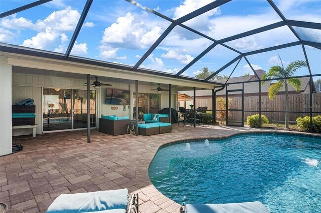 Building Photo - 6552 Waterford Cir