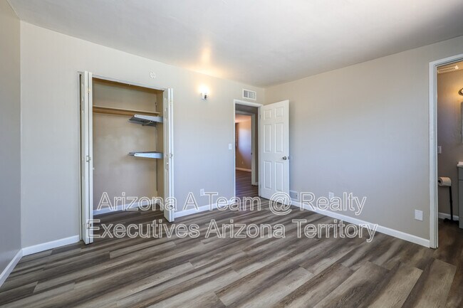 Building Photo - 3221 S Grady Ave