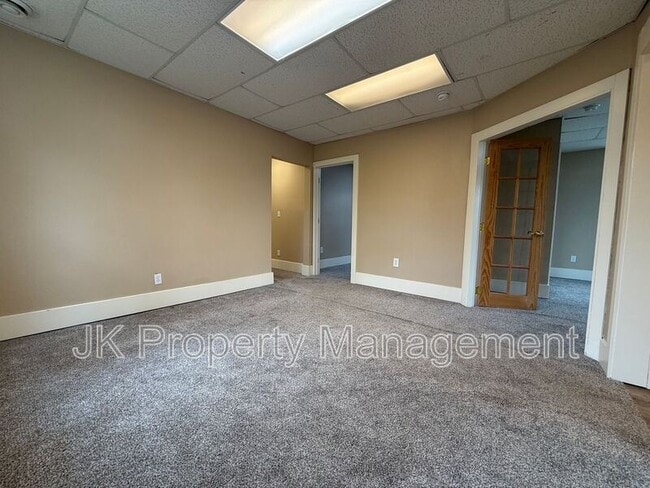 Building Photo - 1303 6th Ave S
