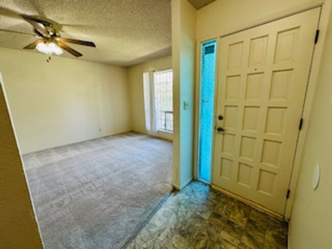 Building Photo - $1,695 - Spacious Two Bedroom +Flex Room- ...