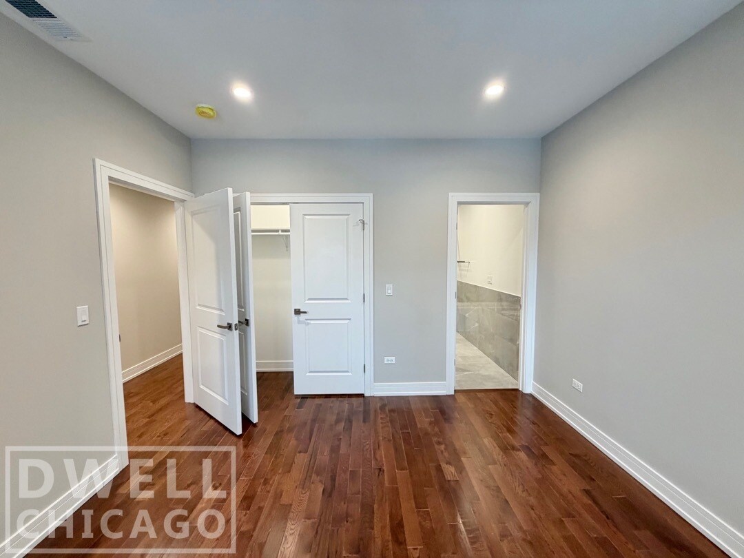 Building Photo - 1709 W Lunt Ave