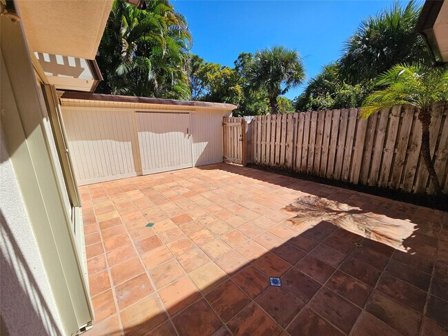 Building Photo - 5748 SE Riverboat Dr