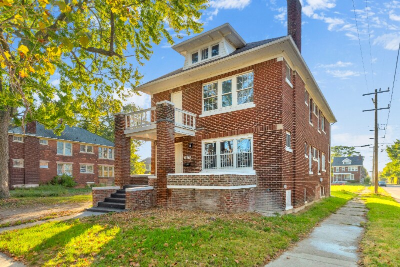 Building Photo - 3823 Clairmount Ave