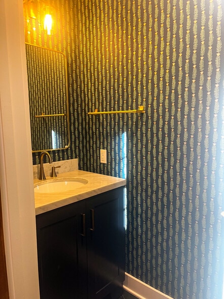 2nd Bath - 122 S Main St