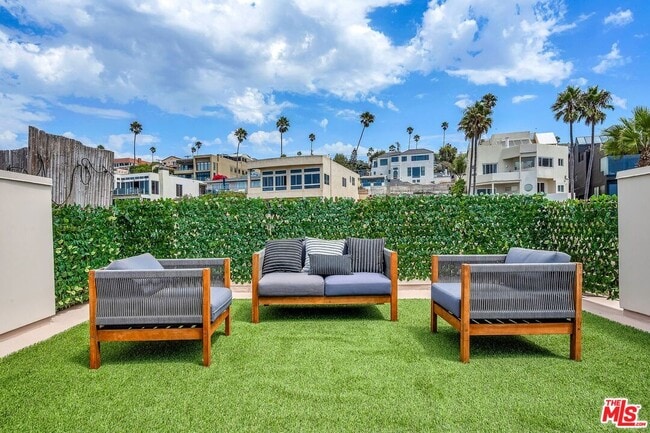 Building Photo - 7301 Vista Del Mar