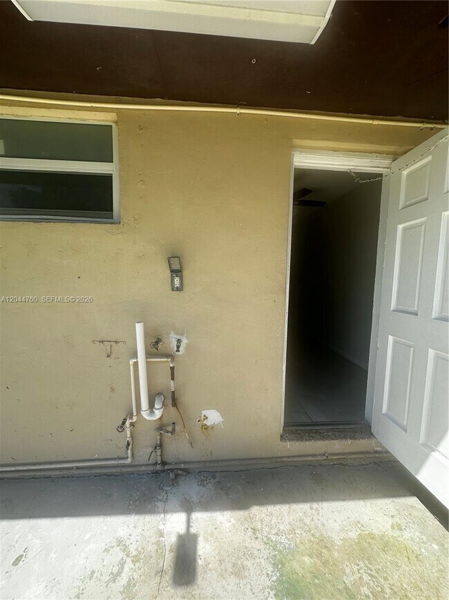 Building Photo - 26445 SW 139th Ave