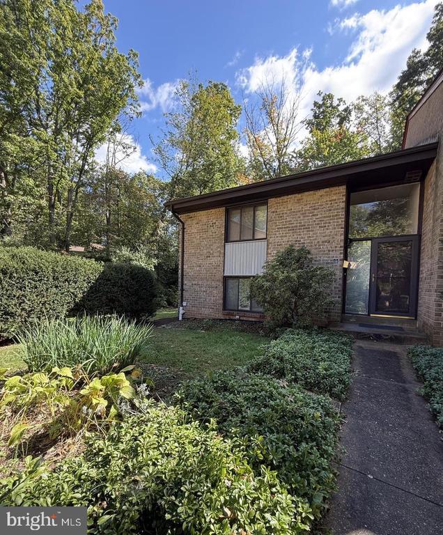 Building Photo - 11008 Saffold Way