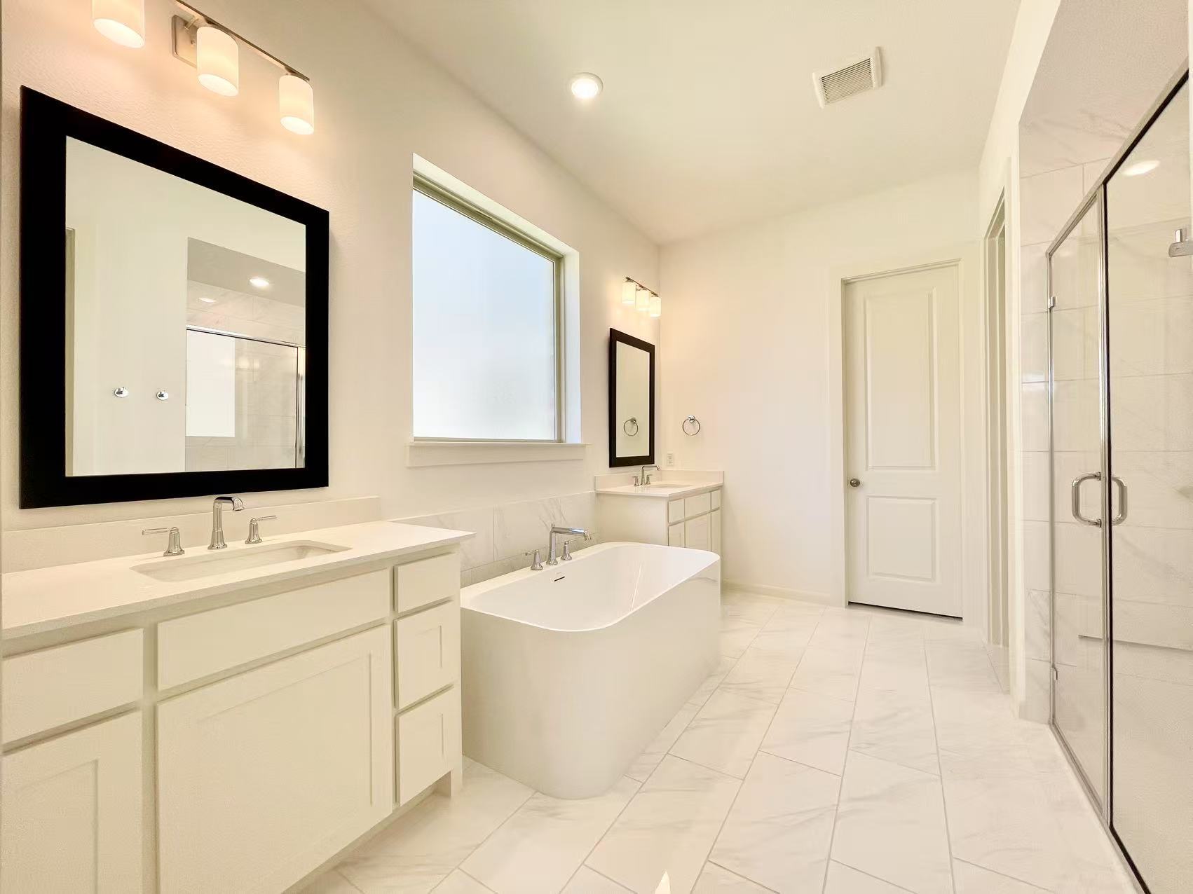 Building Photo - 15603 Valerian Trl