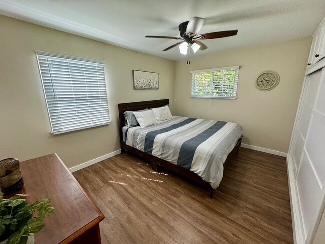 Building Photo - MOVE IN READY Updated La Mirada Home