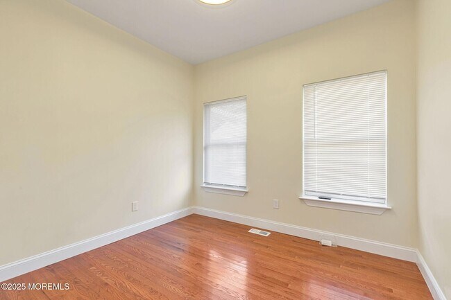 Building Photo - 1222 7th Ave