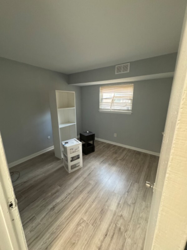 Building Photo - 2606 Westminster Ave