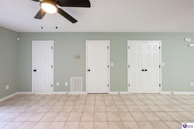 Building Photo - 111 Poplar Cir
