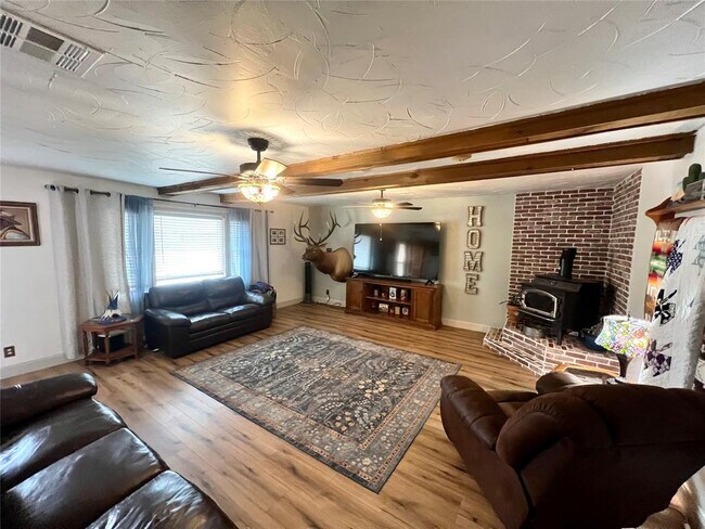 Building Photo - 408 5th St