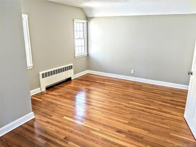 Building Photo - 165 Brunswick Ave
