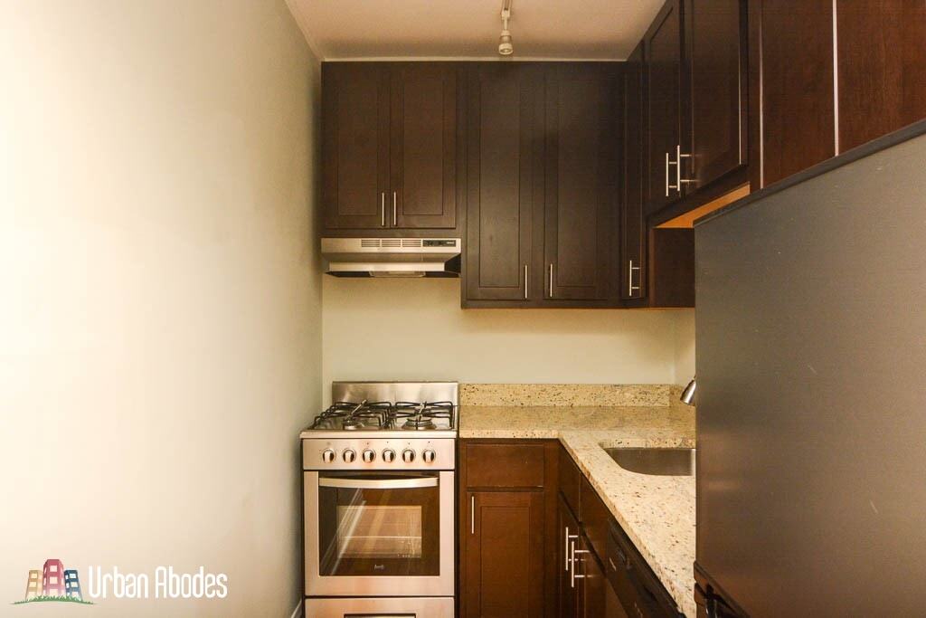 Building Photo - 4735 N Hermitage Ave