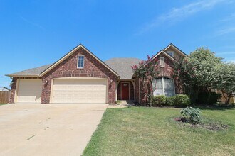 Building Photo - Spacious 4 bedroom 3 bathroom home In Sand Springs