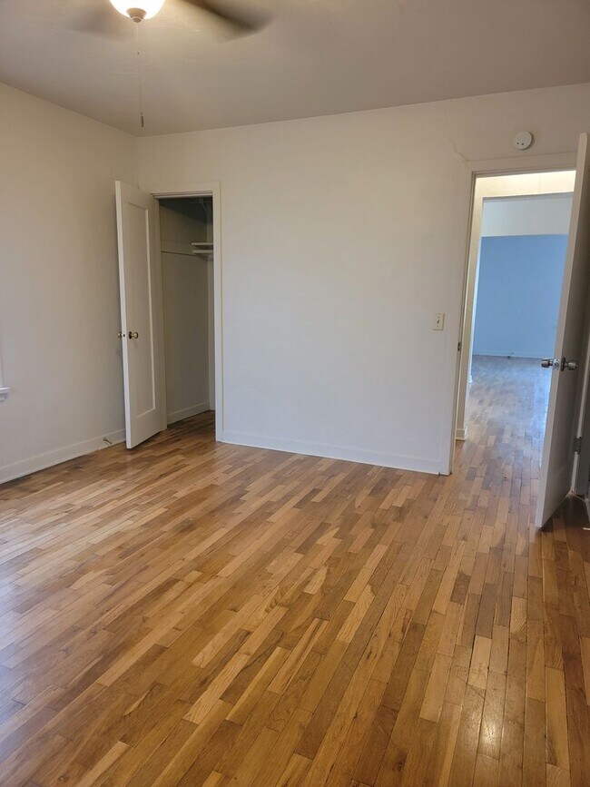 Building Photo - **APPROVED APPLICATIONS**  2 bed 1 bath single family home