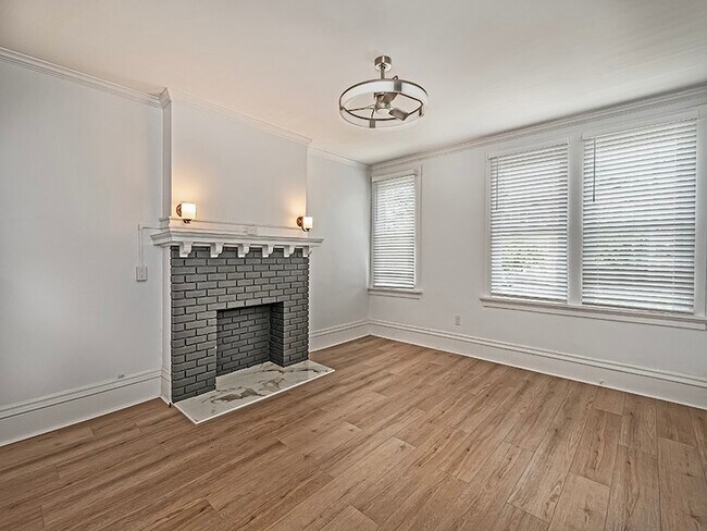 Building Photo - 624 N Sheridan Ave