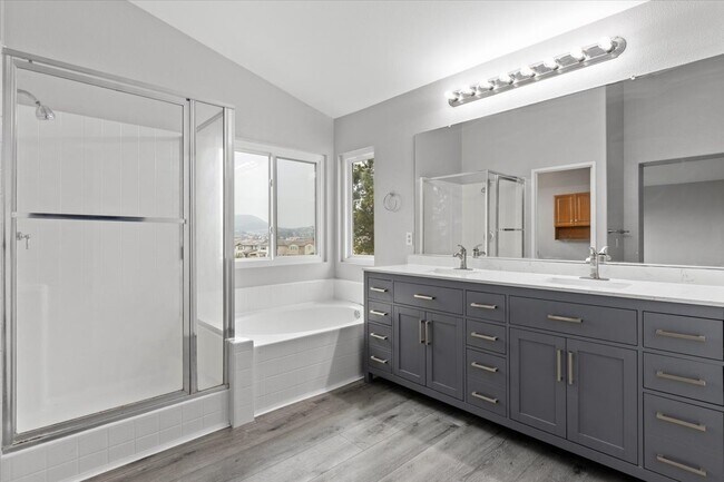 Master Bathroom - 720 Foxhall Ct