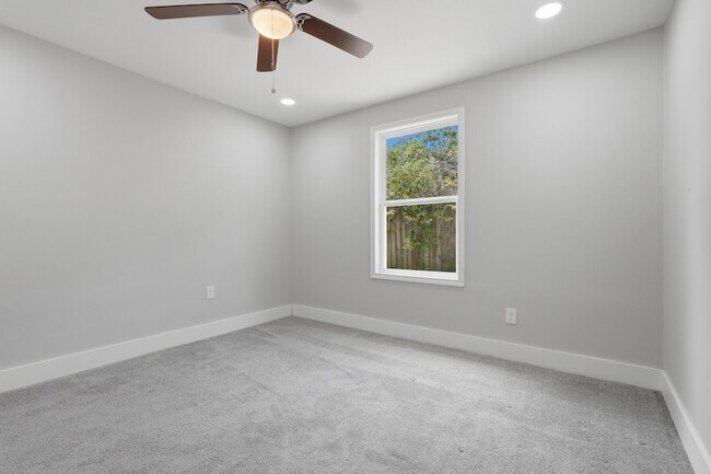 Building Photo - 5718 Cherry St