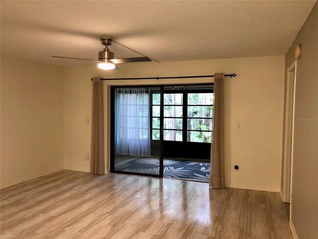 Building Photo - 3399 Mermoor Dr