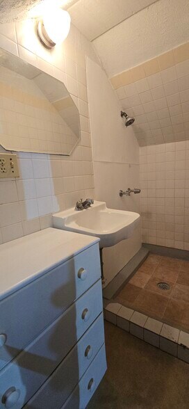 Building Photo - 511 N 4th St