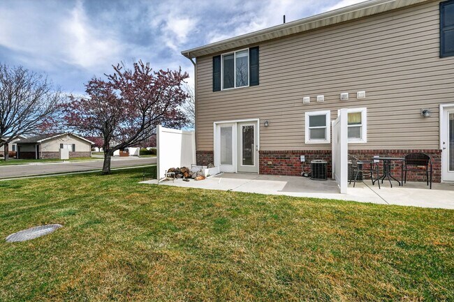 Building Photo - Must-See Apartment in Pheasant Ridge  Pocatello!