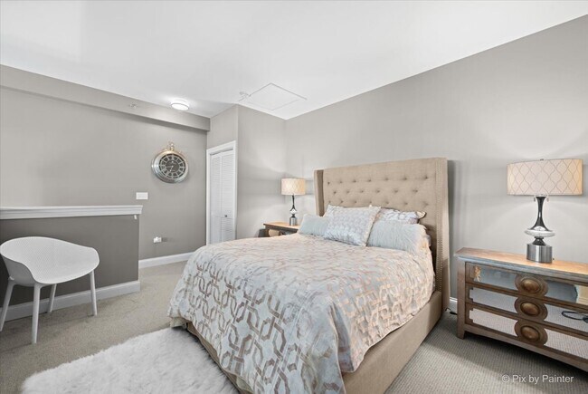 Building Photo - 364 S Main St