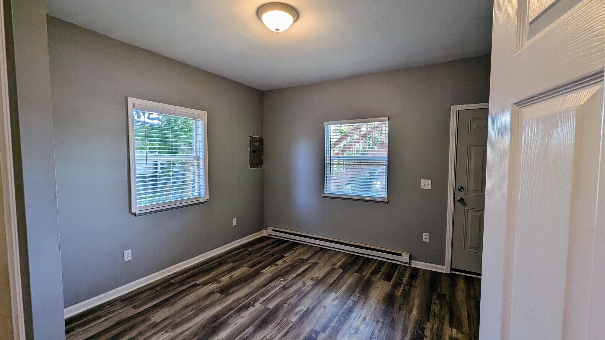 Building Photo - 714 Maple Oak Ln