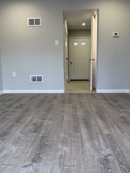 Building Photo - 238 Stevenson Sq