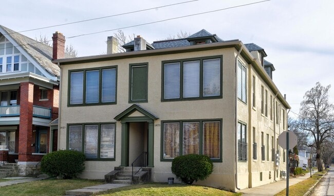 Building Photo - 1427 1/2 Bryden Road Unit