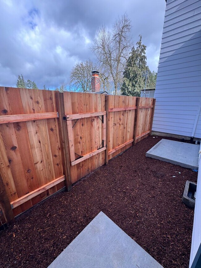 Building Photo - 11580 SW 47th Ave