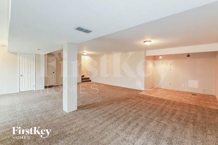 Building Photo - 18608 Primrose St