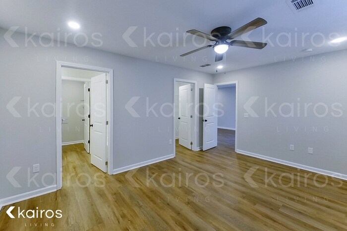 Building Photo - 11 Burnt Oak Cir