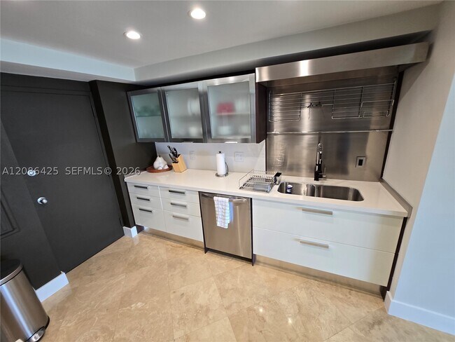 Building Photo - 11113 Biscayne Blvd
