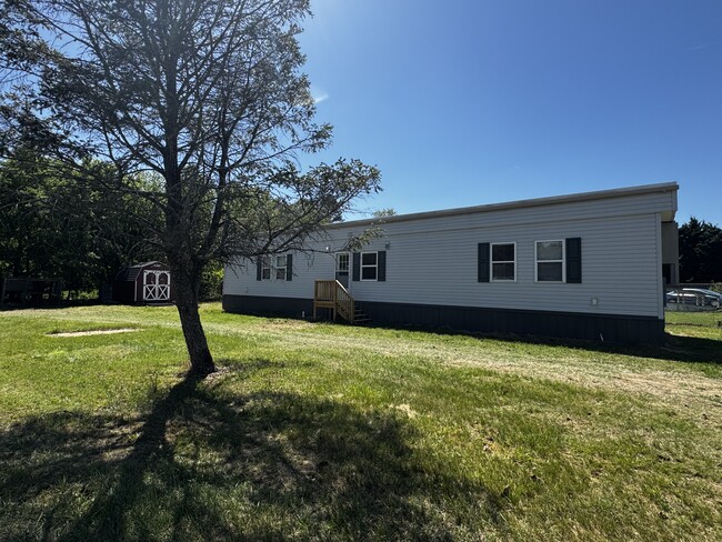 Building Photo - 28438 W Springside Dr