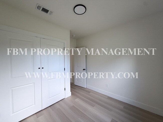 Building Photo - 1017 S 8th St