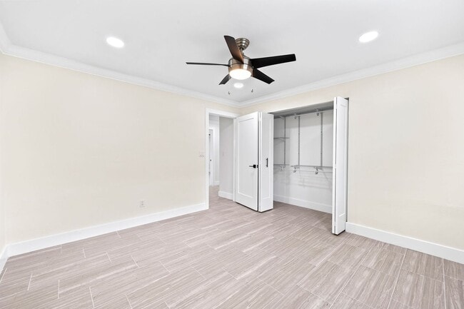 Building Photo - Naples Park - 3 Bedroom, 2 Bathroom - Annual Rental
