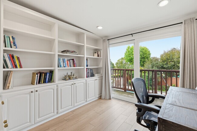 Building Photo - 28751 King Arthur Ct