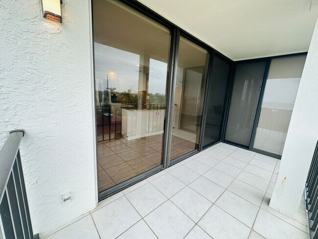 Building Photo - Move-In Special! Get November FREE When You Sign a 1-Year Lease!