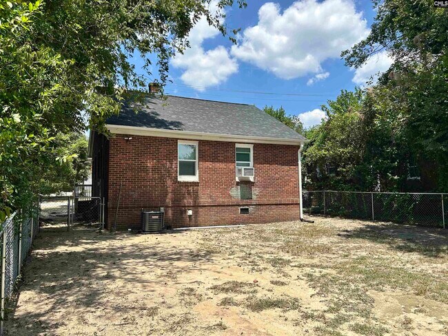Building Photo - 2112 Academy St