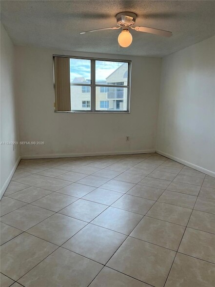 Building Photo - 8353 Lake Dr